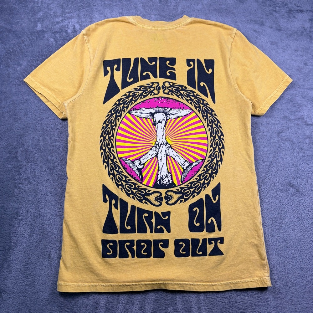Altru Graphic T-Shirt Mens S Yellow Mushroom Peace Sign Tune In Turn On Drop Out